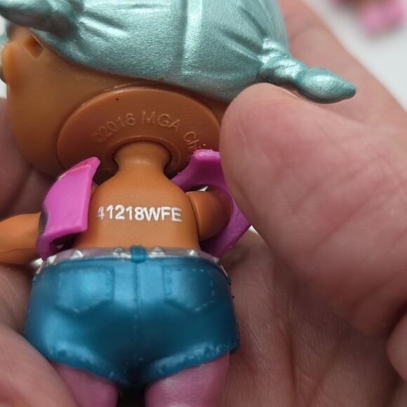 LOL Dolls Bundle - Picture 8 of 14